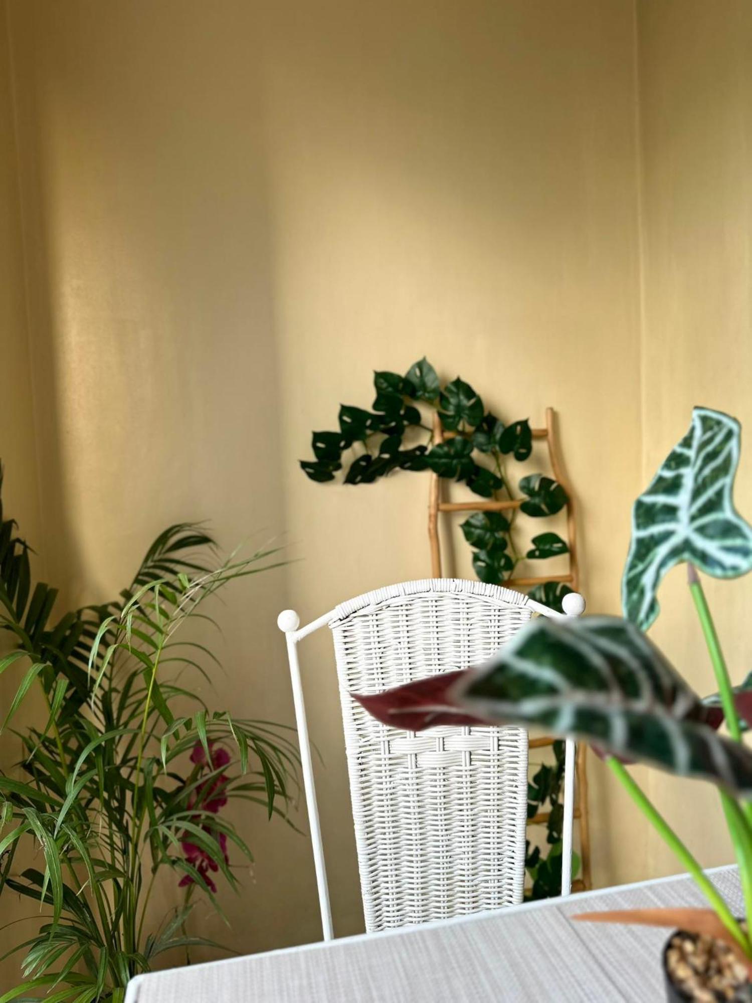 One Bedroom With Balcony By Christine Suites Ph In Greenbelt Radisson San Pedro Makati Exterior foto